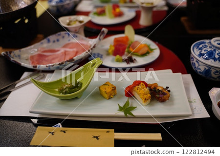 在旅館吃晚餐 122812494