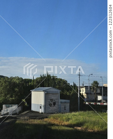 Country town scenery on a sunny day 122812684