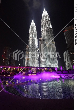 Kuala Lumpur Petronas Twin Towers 122813052