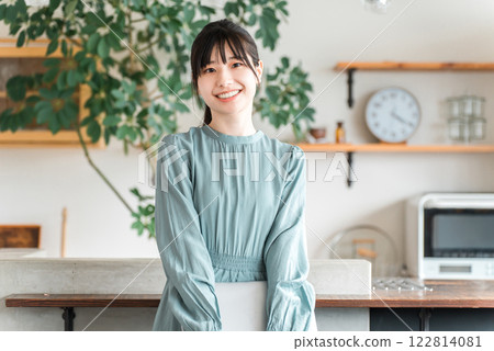 Stylish woman with laptop, office casual, designer, businesswoman 122814081