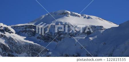 Winter scene in Elm, Switzerland. 122815535