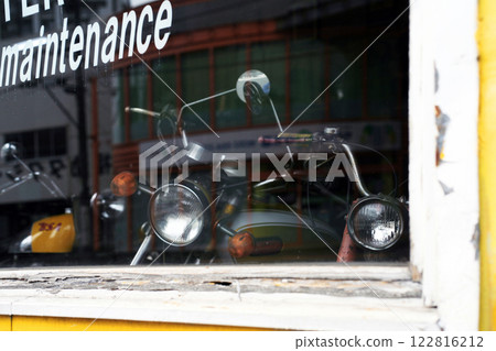Retro bike shop window 122816212