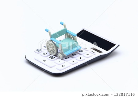 Image of nursing care and medical expenses 122817116