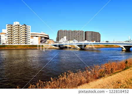 中川橋（龜有車站附近）/從下游俯瞰中川地區（東京都葛飾區）[2025.1] 122818452