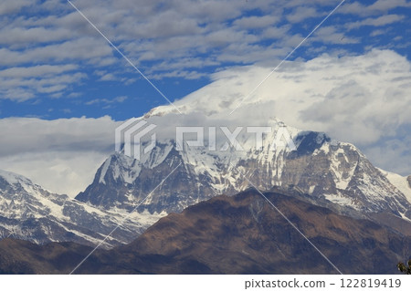 the great view of Annapurna mountain range in Poonhill trekking circle 122819419