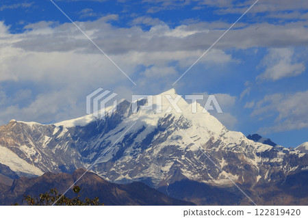 the great view of Annapurna mountain range in Poonhill trekking circle 122819420