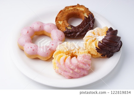 美味的甜甜圈 美味的甜甜圈 122819834