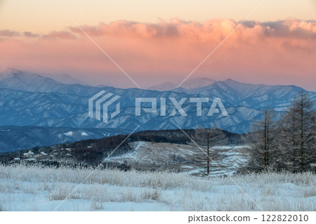 長野縣：清晨從霧峰眺望富士山與雪景 122822010
