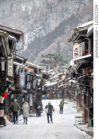 長野縣奈良井宿白雪皚皚 122822184