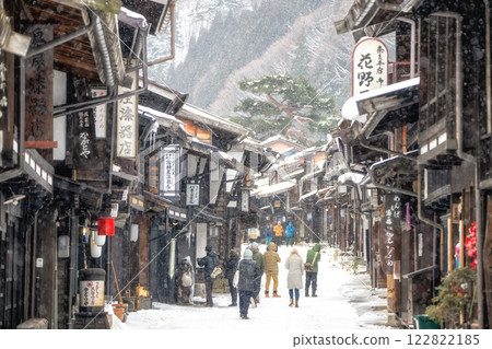 長野縣奈良井宿白雪皚皚 122822185