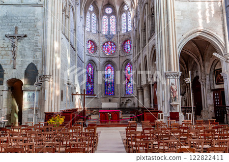 Church of our lady, Moret-sur-loing, France, interiors 122822411