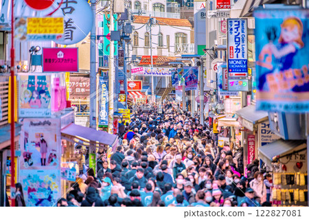 Tokyo cityscape in Japan Inbound tourism continues, the number of people is overwhelming, Harajuku and Takeshita Street are bustling with foreign tourists. May you have a happy new era. 122827081
