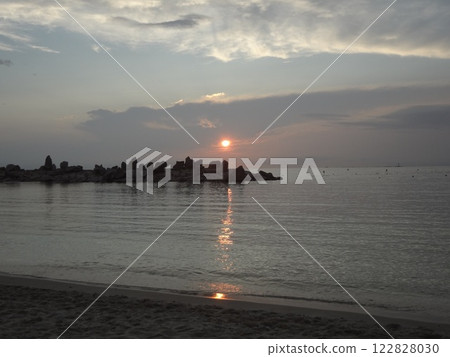 Sunset over the ocean at Shirahama 122828030