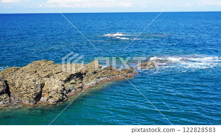 新潟縣糸魚川市的風景(從野江海上公園望去的海岸) 新潟縣糸魚川市的風景(從野江海上公園望去的海岸) 122828583