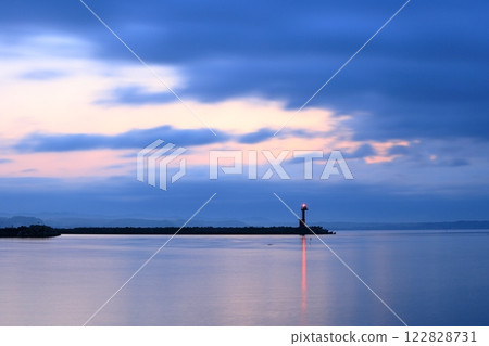 Lighthouse: Sea at Sunrise: Breakwater Lighthouse (Noto, Suzu City, Ishikawa Prefecture) Lighthouse: Sea at Sunrise: Breakwater Lighthouse (Noto, Suzu City, Ishikawa Prefecture) 122828731