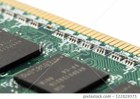 Computer chip closeup 122829373
