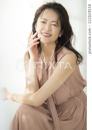 一個美麗的中年婦女的肖像 一個美麗的中年婦女的肖像 122829558