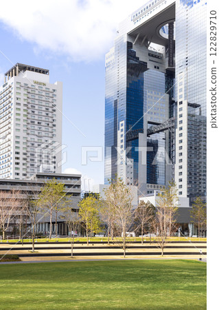 大阪梅田的建築風景 122829710