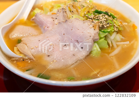 Delicious vegetable ramen 122832109