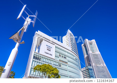 Yokohama cityscape in Japan rotates in strong winds... View of hybrid power plant in front of Sakuragicho Station and Yokohama Landmark Tower (7th) 122834167