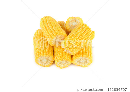 Corn cob pieces set isolated on white background. 122834707