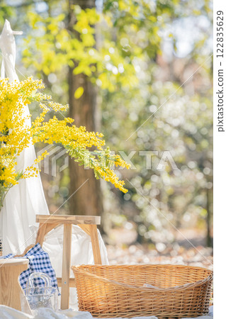 花園裡裝飾的鮮花 122835629