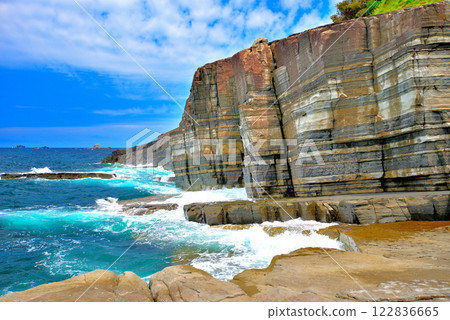 Chugoku region, Susa Hornfels, a spectacular natural landscape created by the crashing waves and striped faults, Susa, Hagi City, Yamaguchi Prefecture (1) Chugoku region, Susa Hornfels, a spectacular natural landscape created by the crashing waves and striped faults, Susa, Hagi City, Yamaguchi Prefecture (1) 122836665