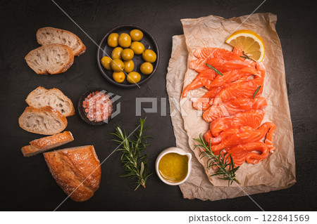 Traditional Norwegian fresh salmon in slices 122841569