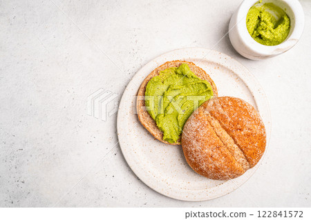 Avocado toast with guacamole souse 122841572