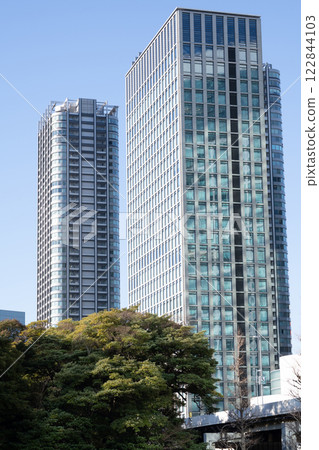 Scenery of high-rise buildings around Shiodome 122844103