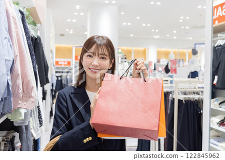 Shopping: Explosive shopping Shopping: Explosive shopping 122845962