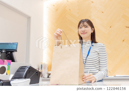 女性服裝購物 122846156