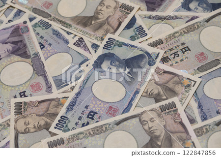 Old banknotes 122847856