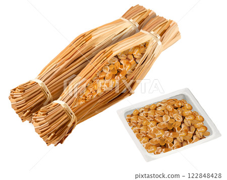 Straw-wrapped natto and packaged natto 122848428