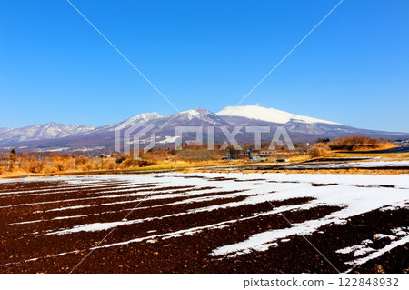 Snow-capped Mount Asama in March Snow-capped Mount Asama in March 122848932