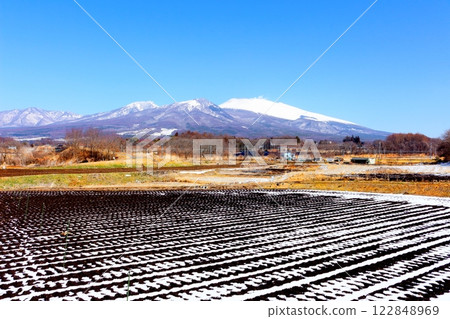 三月白雪皚皚的淺間山 三月白雪皚皚的淺間山 122848969