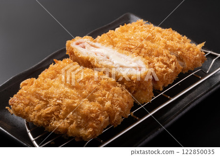 炸捲雞胸肉（火腿起司醬） 122850035