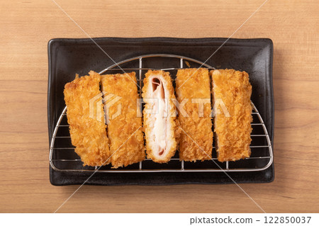 炸捲雞胸肉（火腿起司醬） 122850037