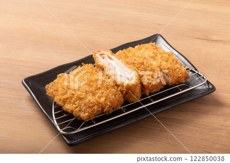 炸捲雞胸肉(火腿起司醬) 炸捲雞胸肉(火腿起司醬) 122850038