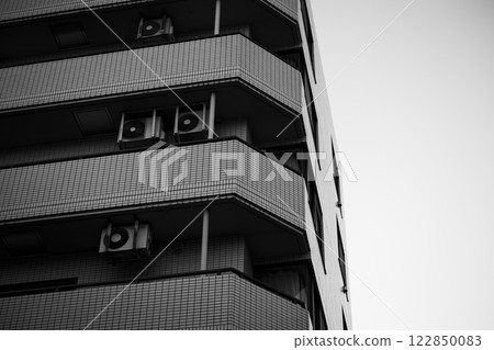 黑白照片：公寓大樓 122850083
