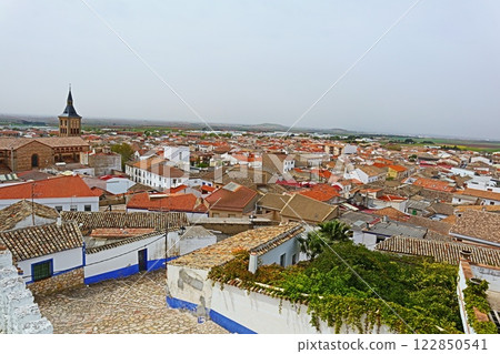 Windmills of La Mancha, view of Campo de Criptana 122850541