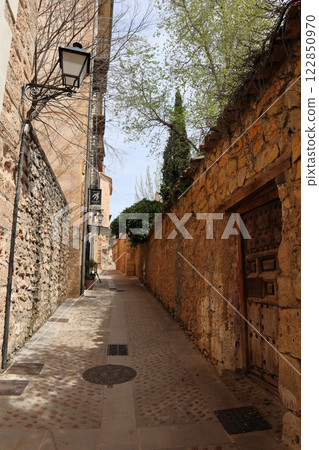 Alley in Cuenca, Spain 122850970