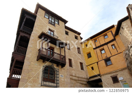 Hanging houses in Cuenca, Spain 122850975