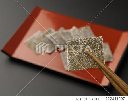 Vinegared kelp Vinegared kelp Sour kelp 122851607