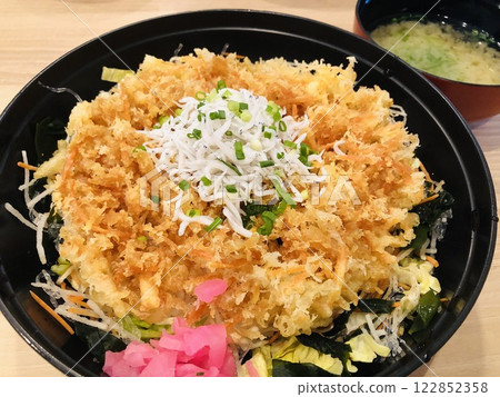 Shirasu tempura bowl, boiled whitebait set meal Shirasu tempura bowl, boiled whitebait set meal 122852358