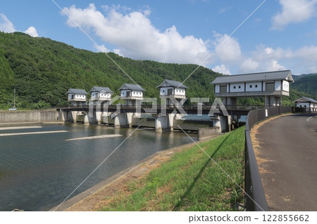 Asuwagawa headworker 122855662