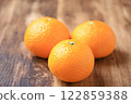 Seasonal mandarin oranges (sweet spring) 122859388