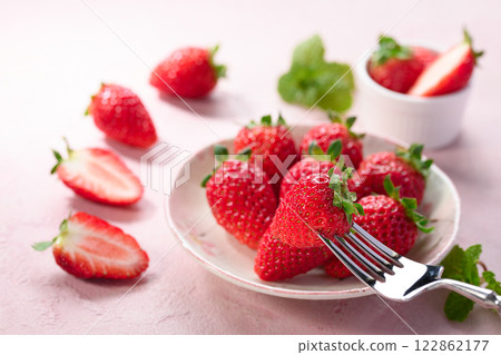 新鮮的草莓 122862177