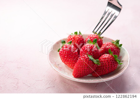 新鮮的草莓 122862194