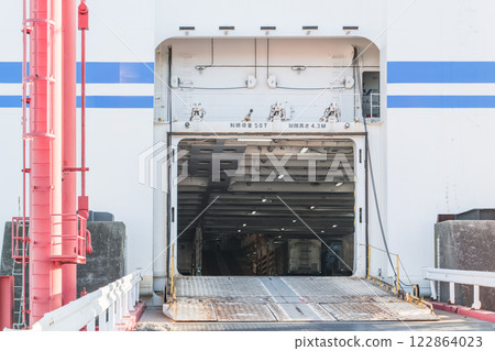 [The rampway at the rear of the Sunflower Furano, anchored at Oarai Port] 122864023